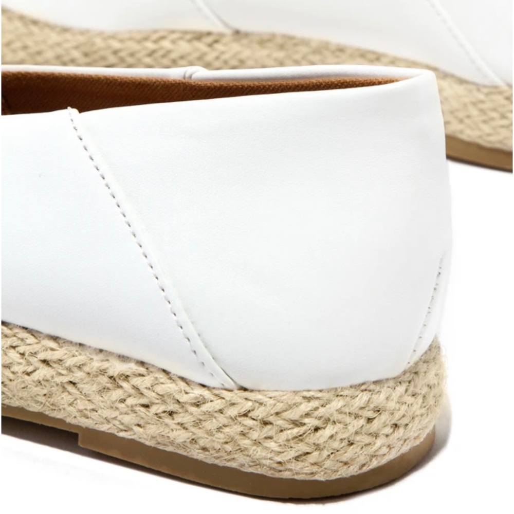 Black and White Platform Espadrille Flat - Picture 4 of 6